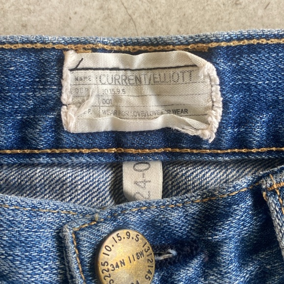 Current Elliot distressed boyfriend low rise jean - Picture 7 of 14